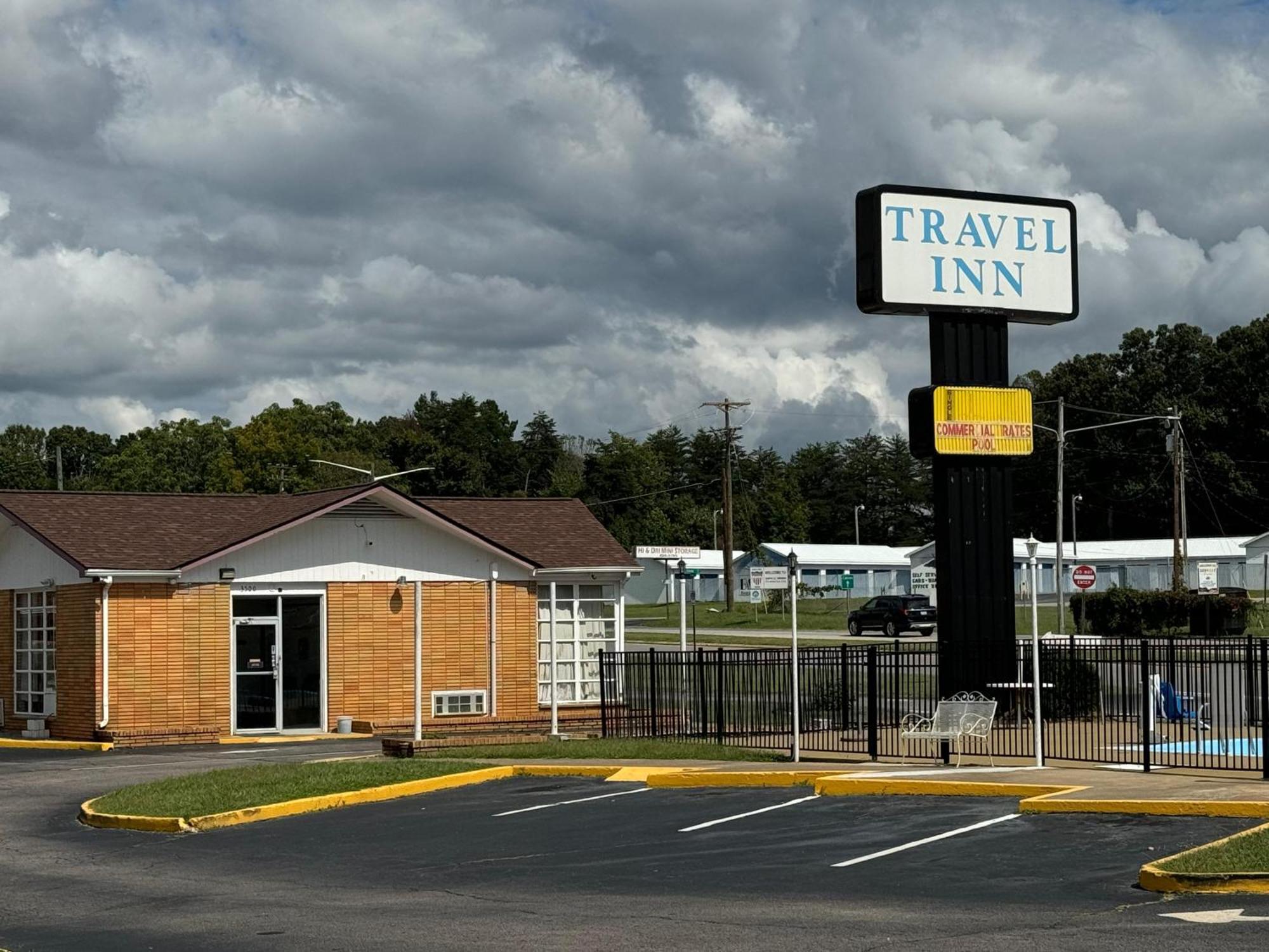 Travel Inn By Oyo Danville Us-29 Zewnętrze zdjęcie